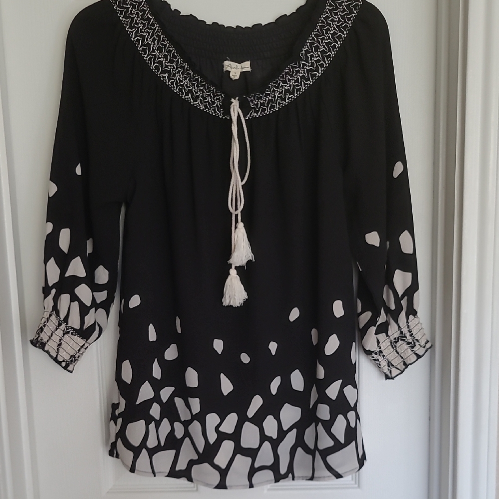 Saks Fifth Avenue Antilia Femme Black and White Patterned Blouse